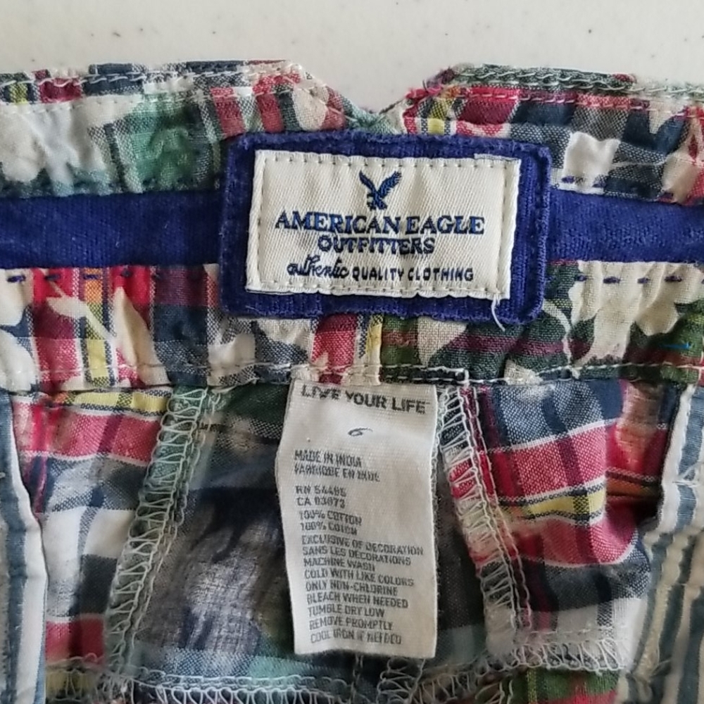 American Eagle Short Plaid Sz 6 - Picture 6 of 6